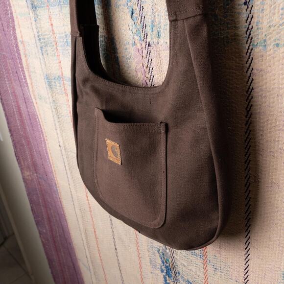 Upcycled handmade carhartt sling bag - Picture 4 of 6